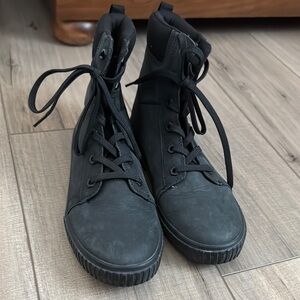 Timberland Skyla Women’s Lace Up Black Sneaker Boots